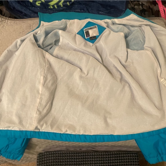 Pacific Trail size L windbreaker, rain coat - Picture 8 of 11
